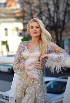 Single Ukraine lady Violetta from Kharkiv age 26