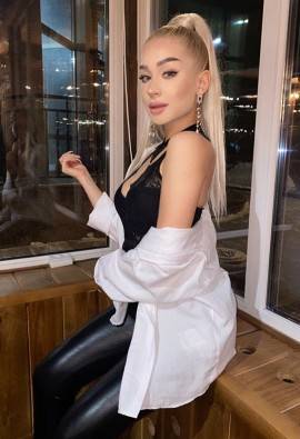 Hot Ukraine woman Valeria from Kyiv age 23