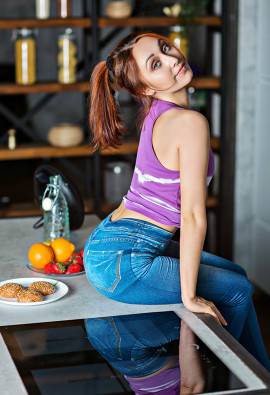 Pretty russian bride Aleksandra from Saint-Petersburg age 42