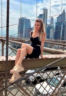 Ukraine women online Olena from Rivne age 32